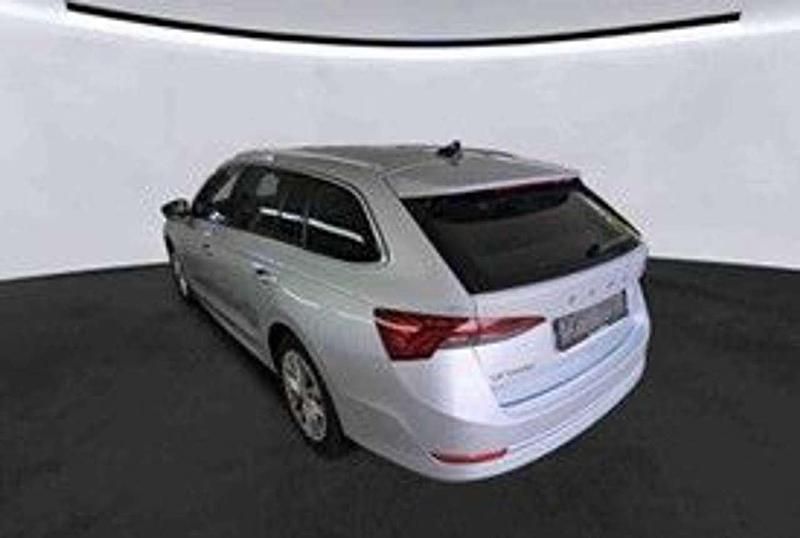 Gebraucht Skoda Octavia Style 116 PS (85 kW) 2022 Brilliantsilber metallic Kombi