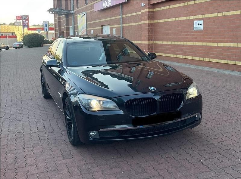 Andere farben Gebraucht 2010 BMW 730 Limousine | 12.500 € (Fairer Preis) - Bild 1/4