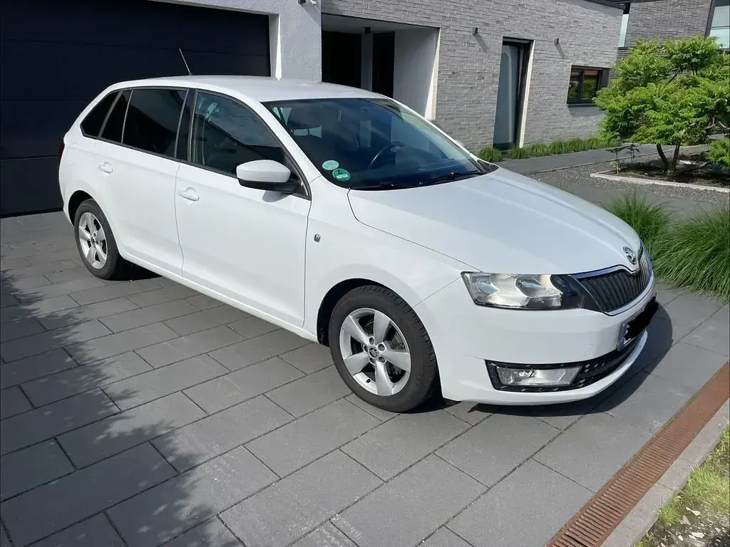 Gebraucht Skoda Rapid Ambition 86 PS (63 kW) 2015 Weiß Kleinwagen