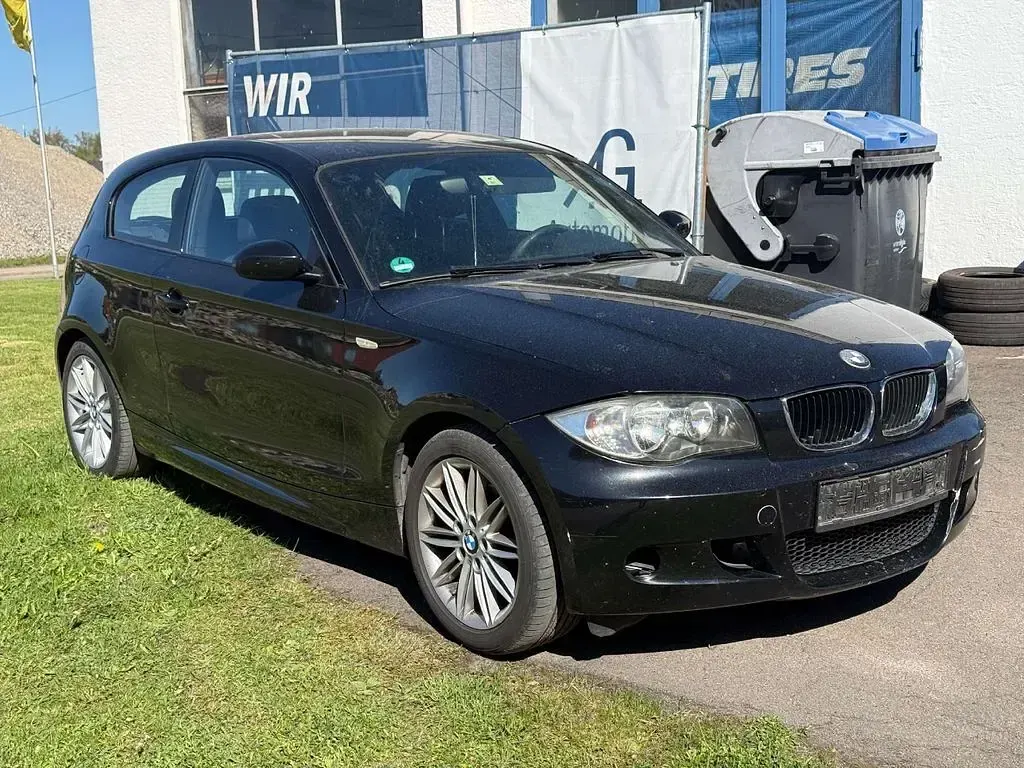 Second-hand BMW 118 Advantage 143 CP (105 kW) 2009 Negru Hatchback