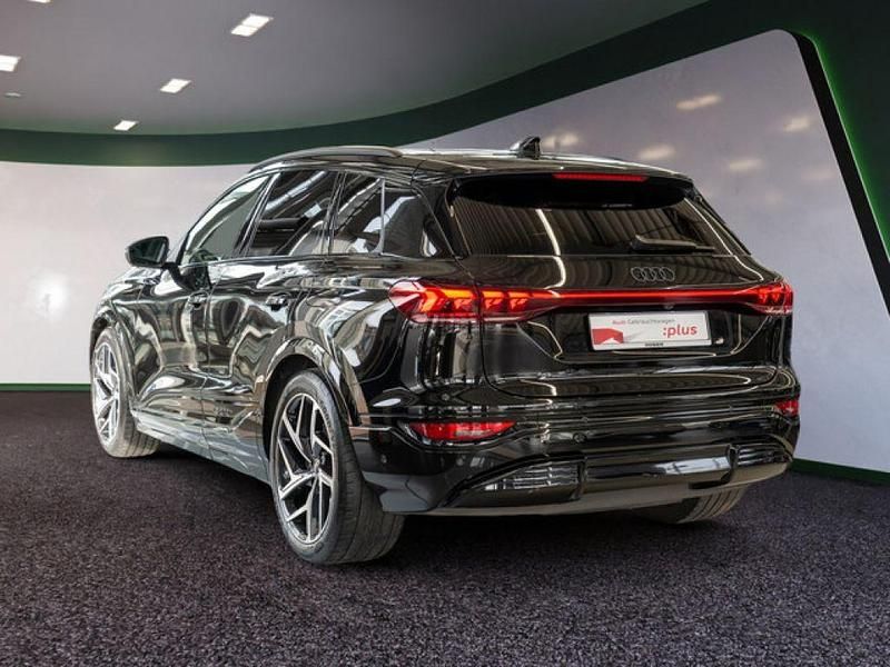 Gebraucht Audi e-tron 359 kW (489 PS) 2025 Schwarz / mythosschwarz (metallic) SUV