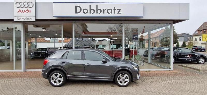 Gebraucht Audi Q2 S-Line 150 PS (110 kW) 2023 Grau SUV