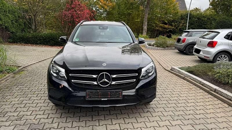 Schwarz Gebraucht 2017 Mercedes GLC250 Night SUV | 14.000 € - Bild 1/4