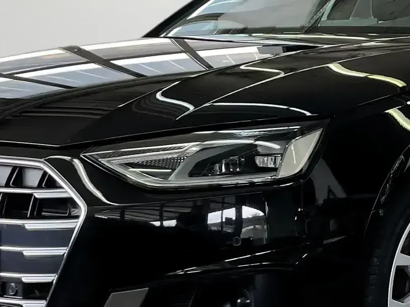 Gebraucht Audi A4 Advanced 204 PS (150 kW) 2022 Mythosschwarz metallic Kombi