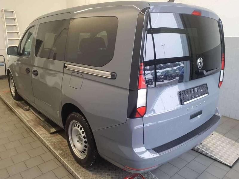 Gebraucht VW Caddy Maxi 102 PS (75 kW) 2023 Grau Van / Kleinbus