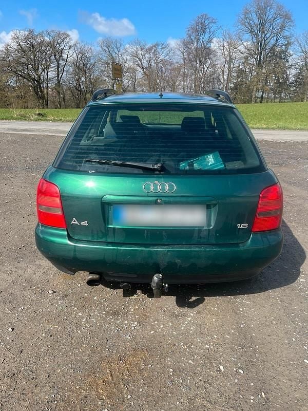 Gebraucht Audi A4 101 PS (74 kW) 2000 Grün Kombi