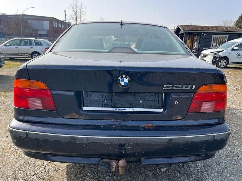 Gebraucht BMW 528 193 PS (141 kW) 2000 Limousine