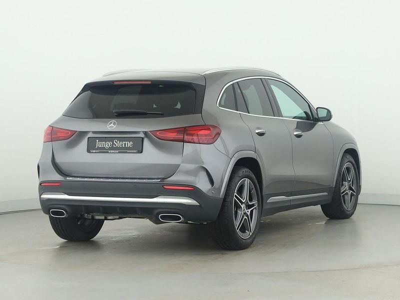 Gebraucht Mercedes GLA200 AMG 163 PS (119 kW) 2025 Metalliclack mountaingrau SUV