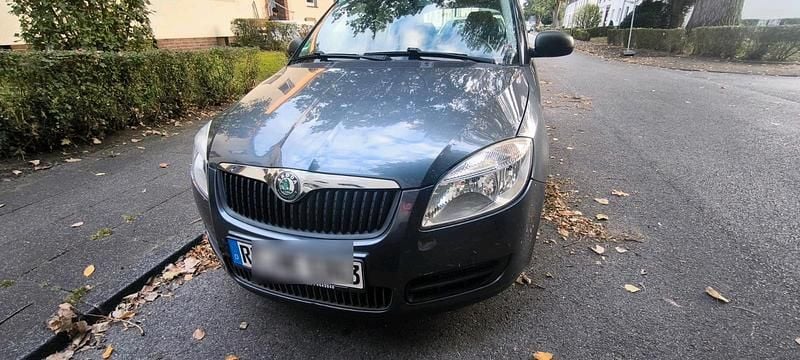 Grau Gebraucht 2009 Skoda Fabia Kombi | 1.300 € (Superpreis) - Bild 1/4