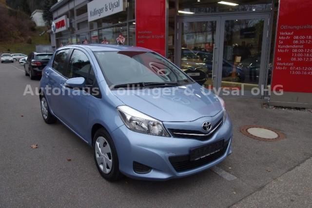 Gebraucht Toyota Yaris Life 99 PS (72 kW) 2012 Blau metallic Kleinwagen