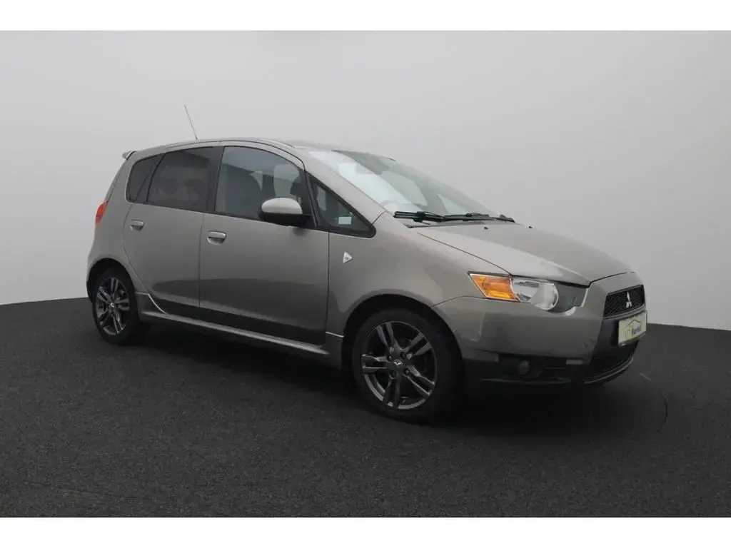 Gebraucht Mitsubishi Colt 95 PS (69 kW) 2010 Grau Kleinwagen
