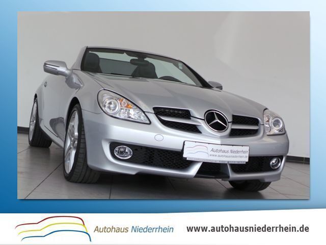 Silber metallic Gebraucht 2008 Mercedes SLK200 Cabrio | 11.900 € (Etwas zu teuer) - Bild 1/4