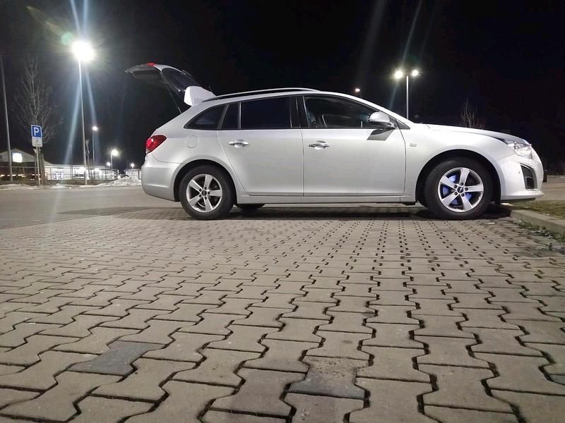 Gebraucht Chevrolet Cruze 131 PS (96 kW) 2013 Grau Kombi