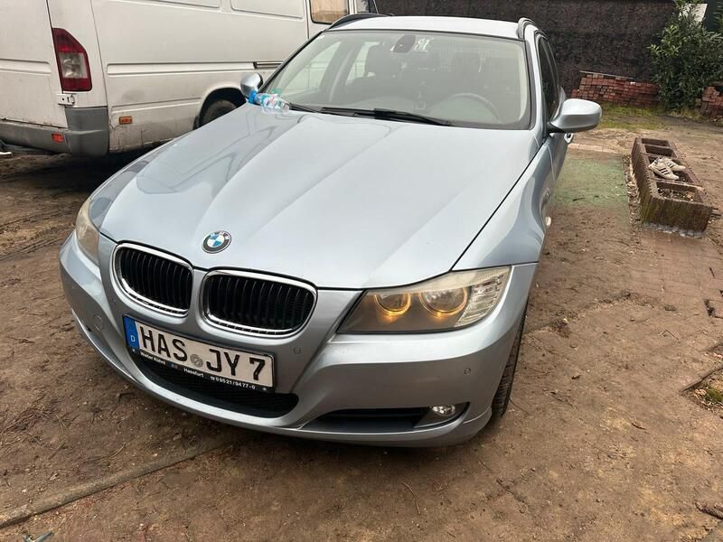 Blau Gebraucht 2011 BMW 318 Kombi | 3.100 € (Superpreis) - Bild 1/4