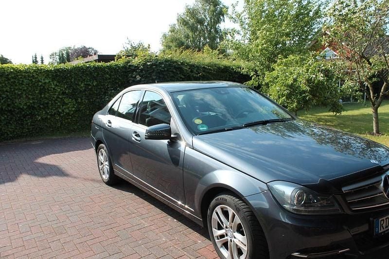 Grau Gebraucht 2014 Mercedes C220 Limousine | 12.499 € (Guter Preis) - Bild 1/4