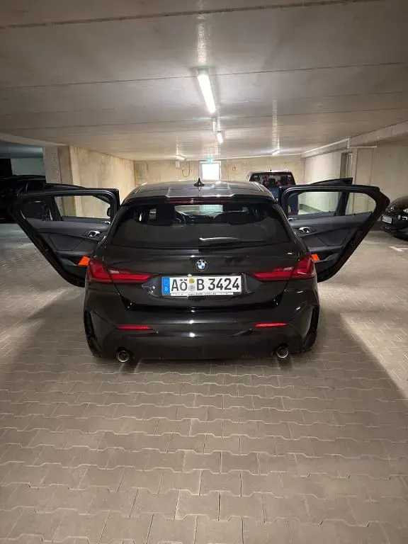 Gebraucht BMW 120 M Sport 178 PS (130 kW) 2024 Schwarz Limousine