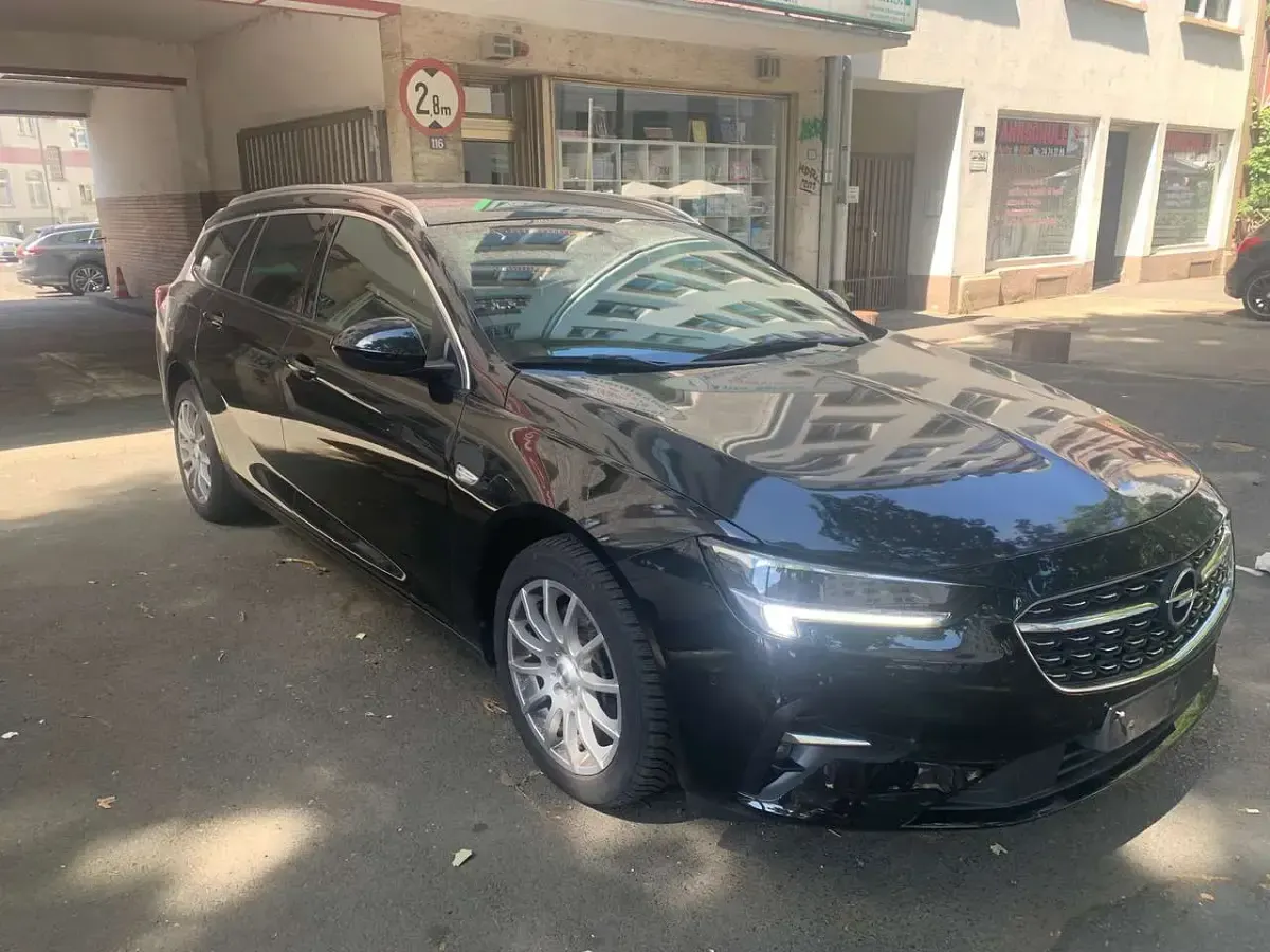 Gebraucht Opel Insignia Elegance 174 PS (127 kW) 2021 Schwarz Kombi