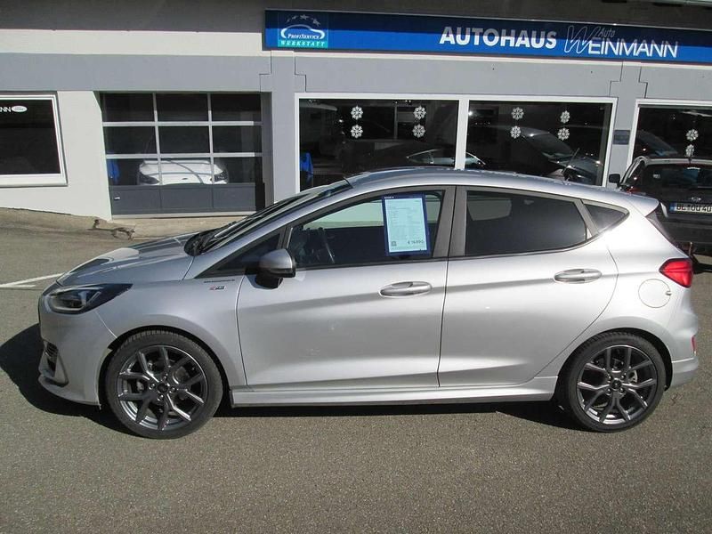 Gebraucht Ford Fiesta ST-Line 125 PS (91 kW) 2022 Polarsilber metallic Kleinwagen