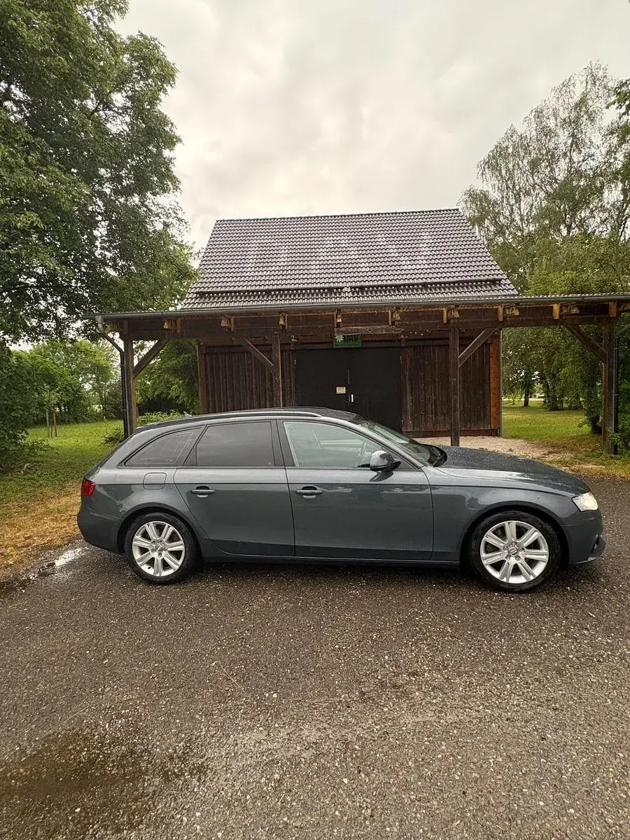 Gebraucht Audi A4 Sport 179 PS (131 kW) 2009 Grau Kombi