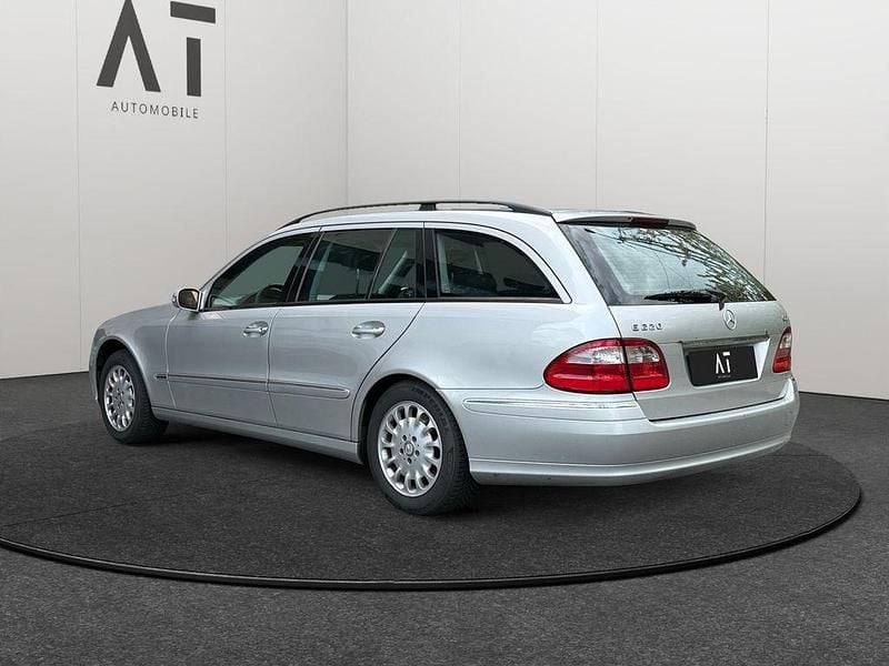 Gebraucht Mercedes E220 150 PS (110 kW) 2005 Silber Kombi