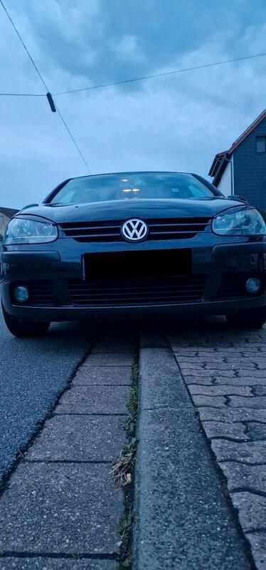 Schwarz Gebraucht 2005 VW Golf V Kombi | 3.499 € (Etwas zu teuer) - Bild 1/4