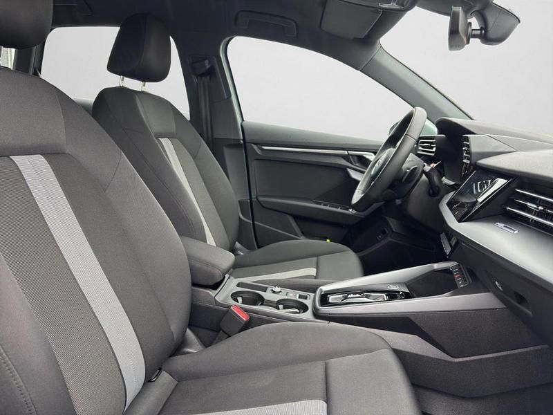 Używany Audi A3 Advanced Plus 150 KM (110 kW) 2025 Szary Sedan/Limuzyna