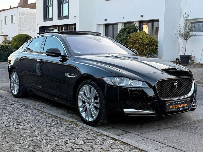 Gebraucht Jaguar XF Portfolio 300 PS (220 kW) 2016 Schwarz Limousine