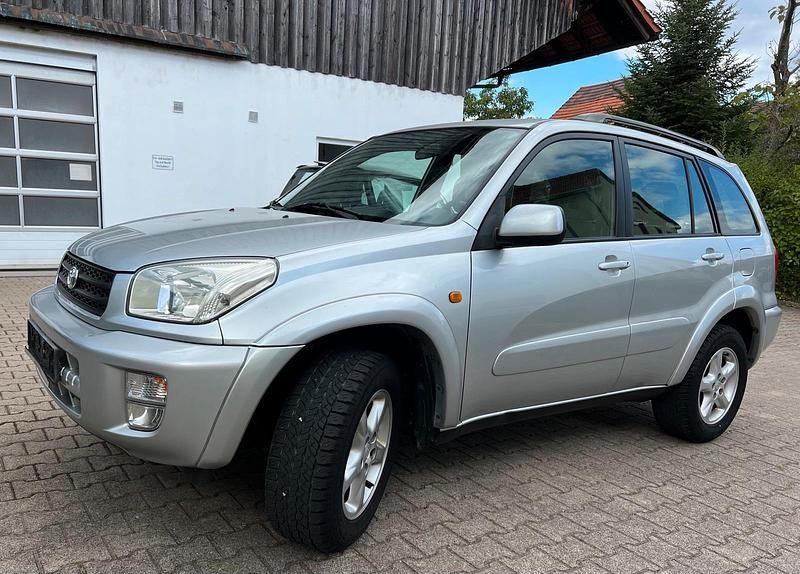 Silber Gebraucht 2002 Toyota RAV4 SUV | 5.700 € (Fairer Preis) - Bild 1/4