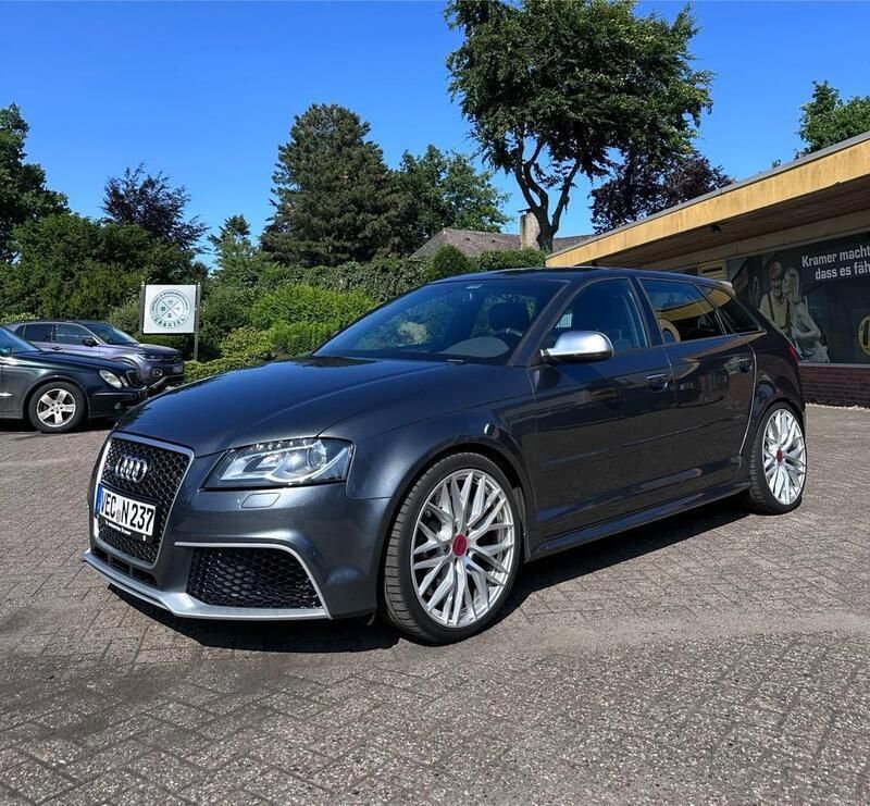 Grau Gebraucht 2011 Audi RS3 Kleinwagen | 22.500 € (Fairer Preis) - Bild 1/4