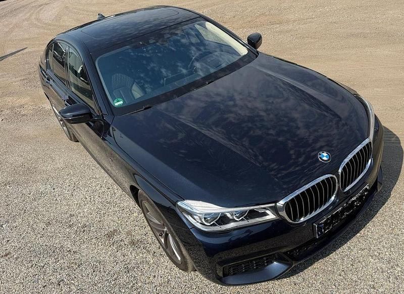 Schwarz Gebraucht 2018 BMW 750L Limousine | 43.900 € (Fairer Preis) - Bild 1/4