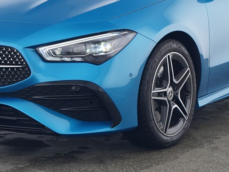 Gebraucht Mercedes CLA220 AMG 190 PS (139 kW) 2024 Metalliclack hyperblau Limousine