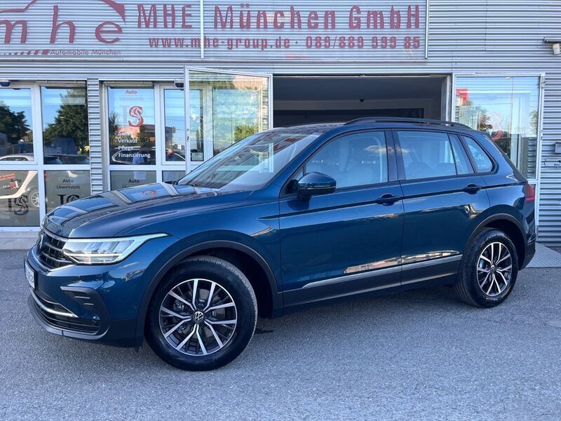 Nightshade blue Gebraucht 2022 VW Tiguan Life SUV | 23.990 € (Fairer Preis) - Bild 1/4