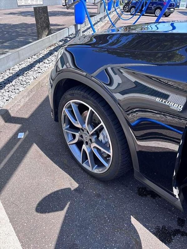 Schwarz Gebraucht 2017 Mercedes GLC43 AMG AMG Coupé | 39.500 € - Bild 1/4