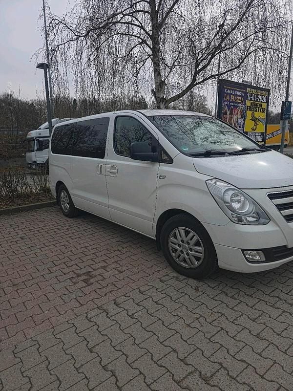Gebraucht Hyundai H-1 170 PS (125 kW) 2016 Weiß Van / Kleinbus