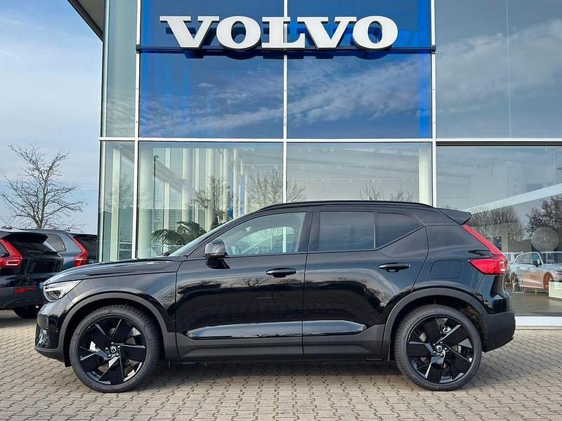 Neu Volvo EX40 Ultra 185 kW (252 PS) 2025 717 onyx black metallic SUV