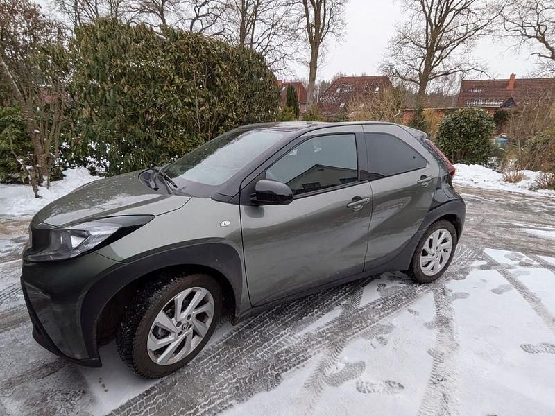 Gebraucht Toyota Aygo Pulse 72 PS (52 kW) 2022 Grün Kleinwagen