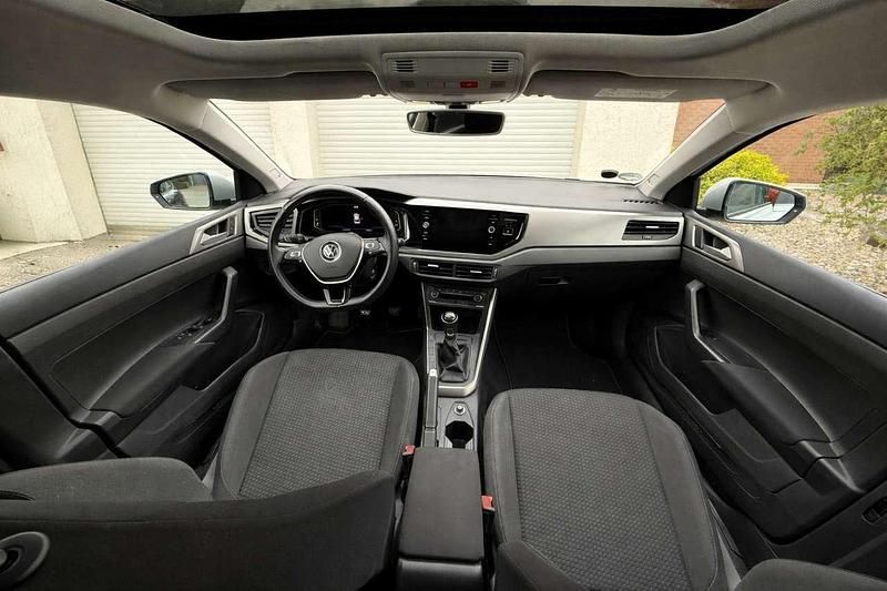 Gebraucht VW Polo Comfortline 95 PS (69 kW) 2021 Weiß Kleinwagen