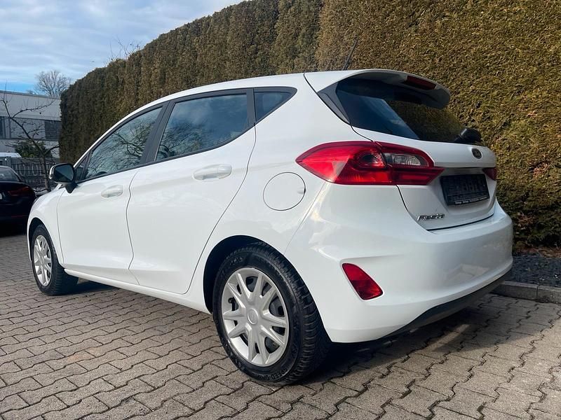 Gebraucht Ford Fiesta 71 PS (52 kW) 2018 Weiß Kleinwagen
