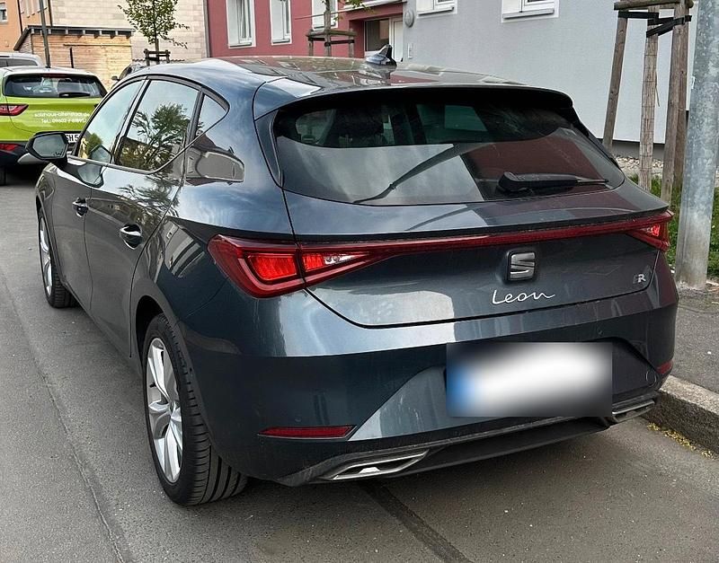 Usata Seat Leon FR 150 CV (110 kW) 2023 Grigio Berlina