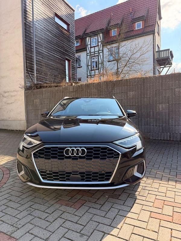 Gebraucht Audi A3 Sportback Advanced Plus 116 PS (85 kW) 2021 Schwarz Kleinwagen