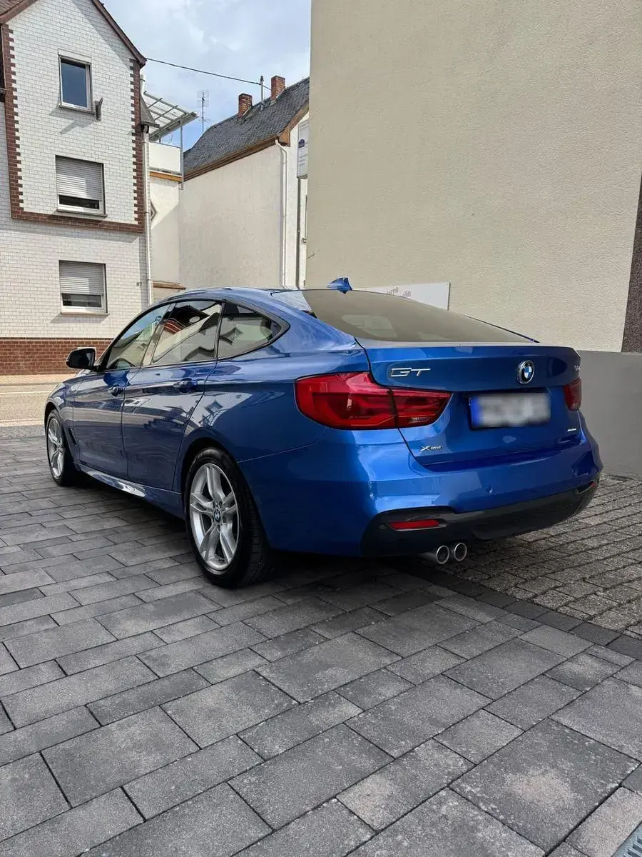 Gebraucht BMW 320 M Sport 190 PS (139 kW) 2017 Blau Limousine