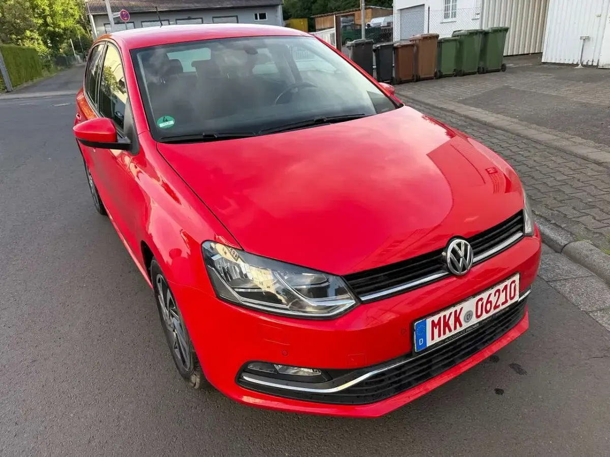 Gebraucht VW Polo Allstar 90 PS (66 kW) 2017 Flashrot Kleinwagen
