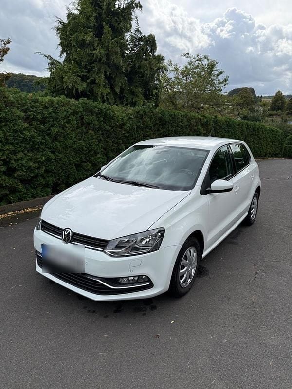 Weiß Gebraucht 2015 VW Polo Kleinwagen | 8.500 € (Fairer Preis) - Bild 1/4