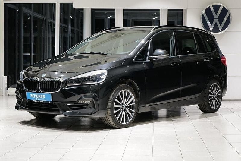 Schwarz Gebraucht 2019 BMW 216 Gran Tourer Sport Line Van / Kleinbus | 11.987 € (Fairer Preis) - Bild 1/4