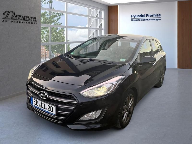 Schwarz Gebraucht 2017 Hyundai i30 Premium Kombi | 7.990 € (Etwas zu teuer) - Bild 1/4