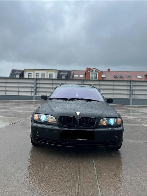 Gebraucht BMW 320 143 PS (105 kW) 2003 Schwarz Kombi