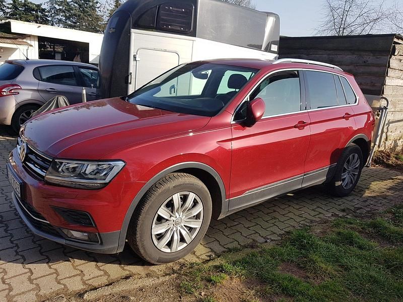 Gebraucht VW Tiguan Highline 150 PS (110 kW) 2019 Rot SUV