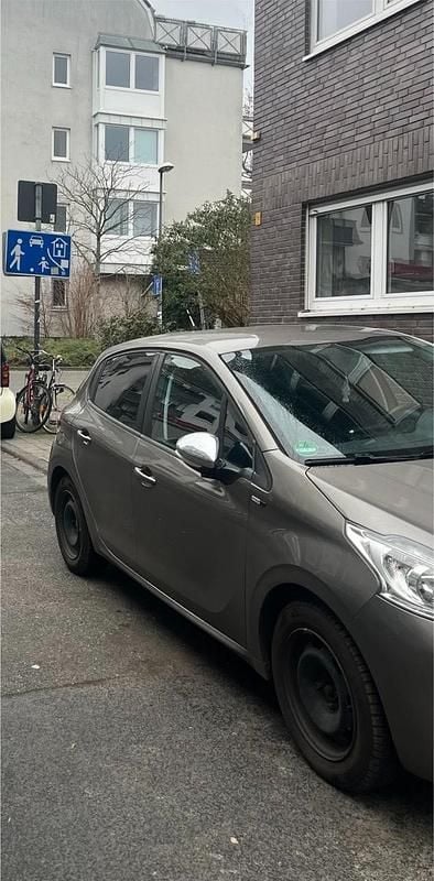 Beige Gebraucht 2014 Peugeot 208 Kleinwagen | 2.300 € (Superpreis) - Bild 1/1