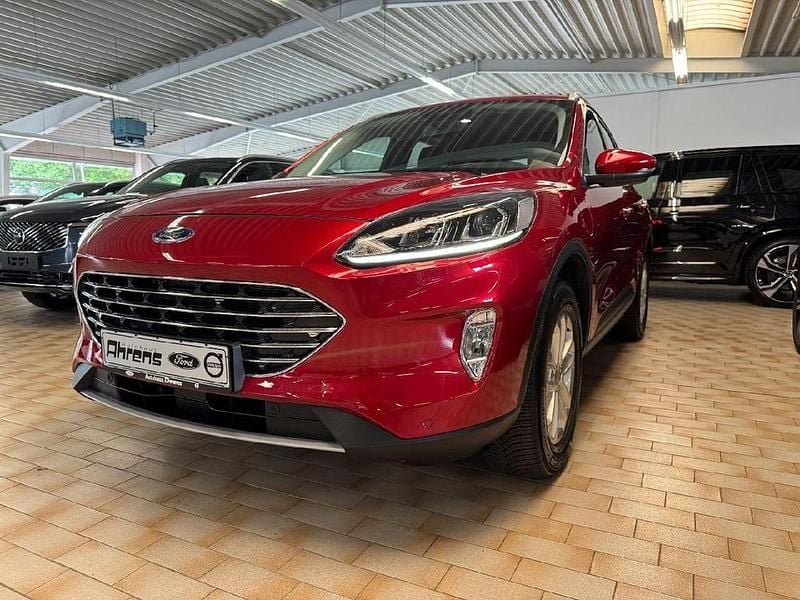 Lucidrot metallic Gebraucht 2022 Ford Kuga Titanium SUV | 26.950 € (Fairer Preis) - Bild 1/4