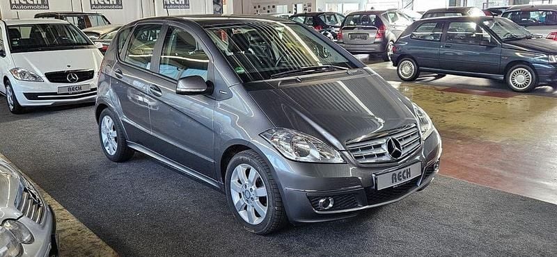 Grau Gebraucht 2009 Mercedes A170 Avantgarde Limousine | 10.000 € - Bild 1/3